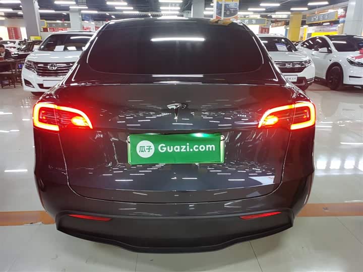 Фото 6 - Tesla Model Y