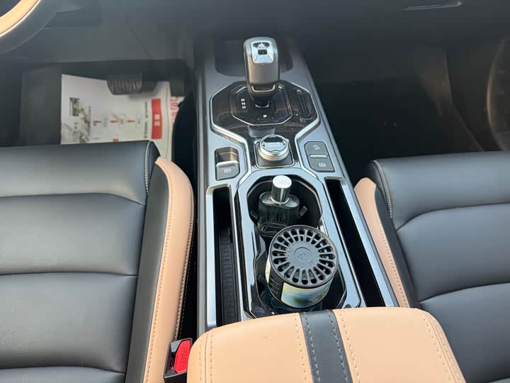 Фото 9 - Geely Icon