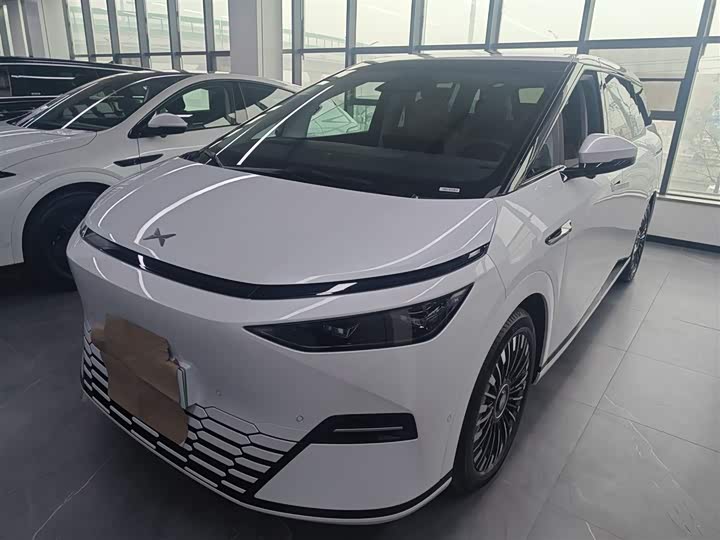 Фото 2 - XPeng X9