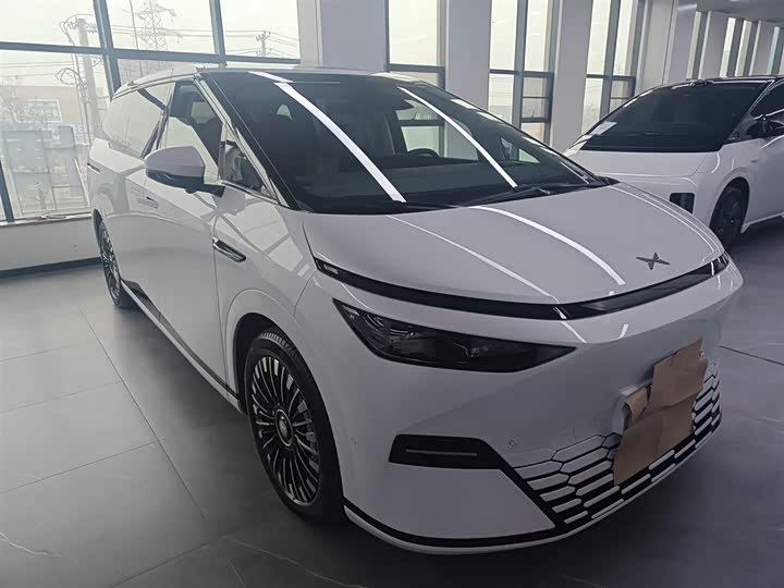 Фото 4 - XPeng X9