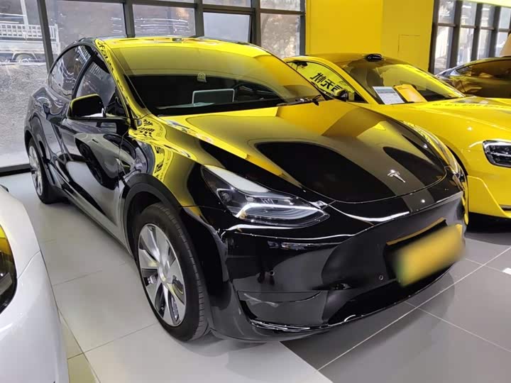 Фото 4 - Tesla Model Y