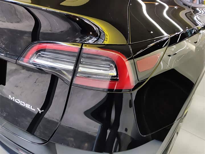 Фото 8 - Tesla Model Y