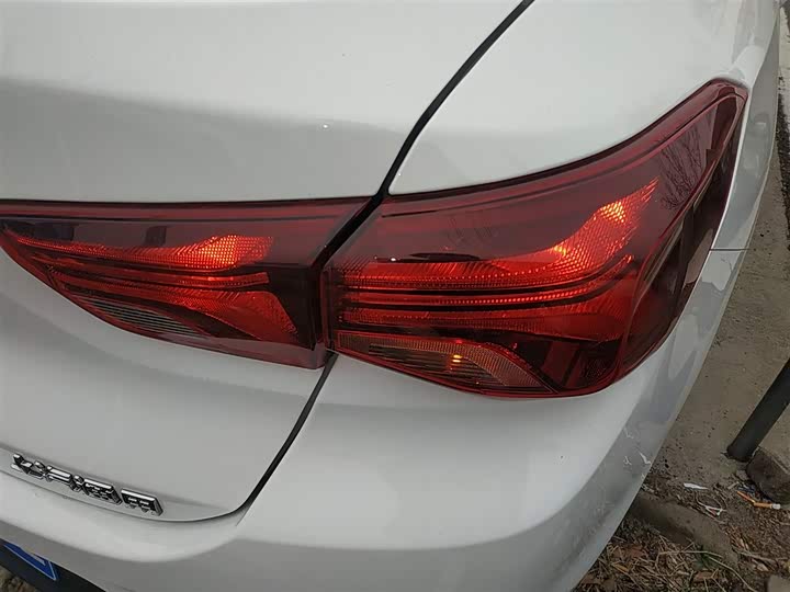 Фото 8 - Chevrolet Onix (Cavalier)