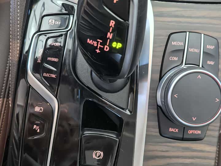 Фото 8 - BMW 5 Series Hybrid