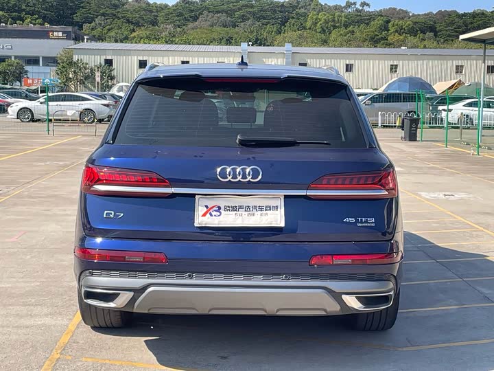 Фото 4 - Audi Q7