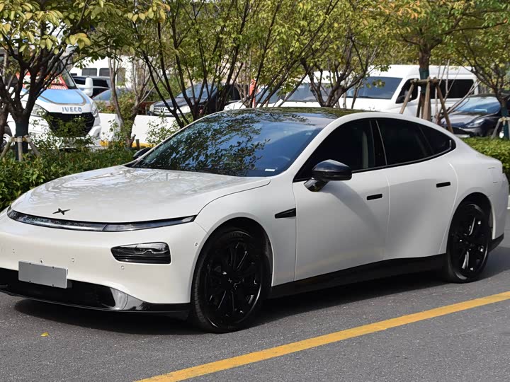 Фото 1 - XPeng P7