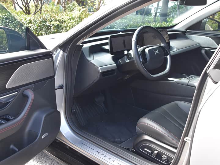 Фото 8 - XPeng P7