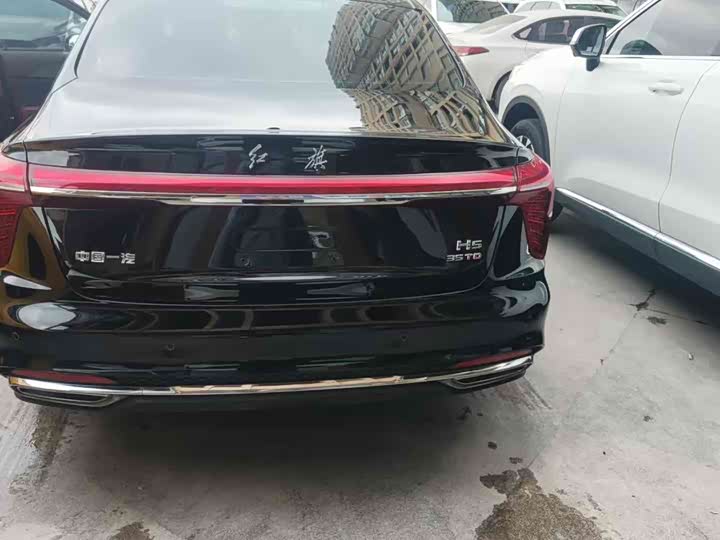 Фото 9 - Hongqi H5