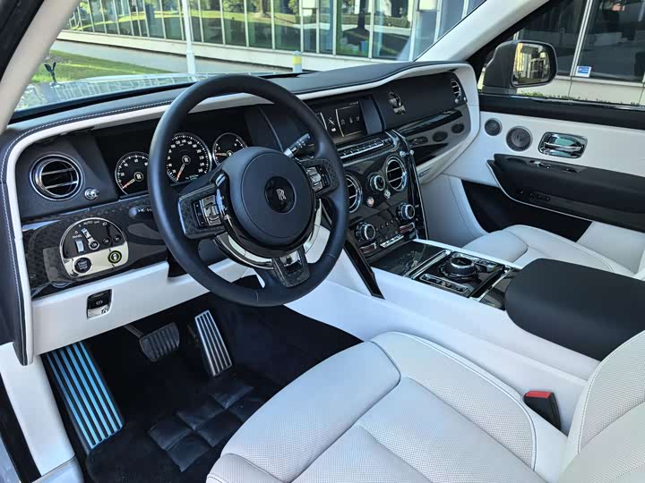 Фото 7 - Rolls-Royce Cullinan