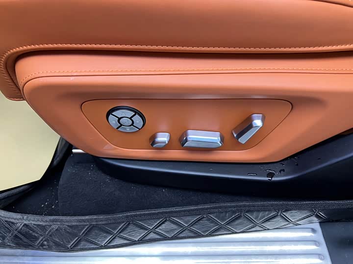 Фото 7 - Tank 700 Hybrid