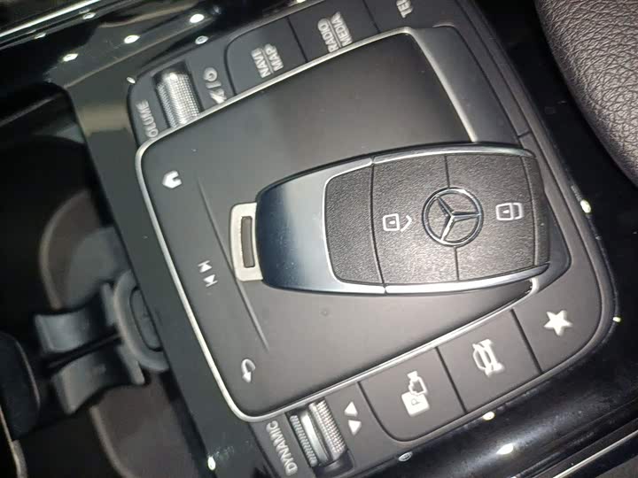 Фото 9 - Mercedes-Benz GLB-Class