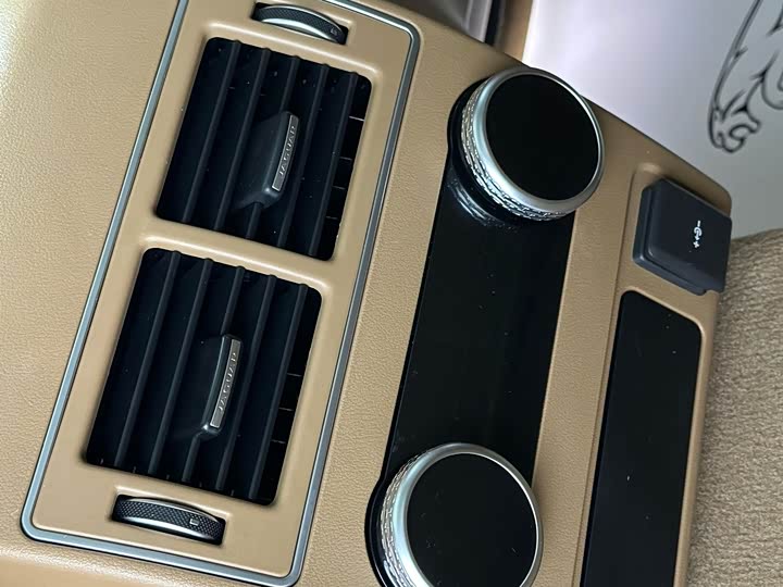 Фото 9 - Jaguar XF L