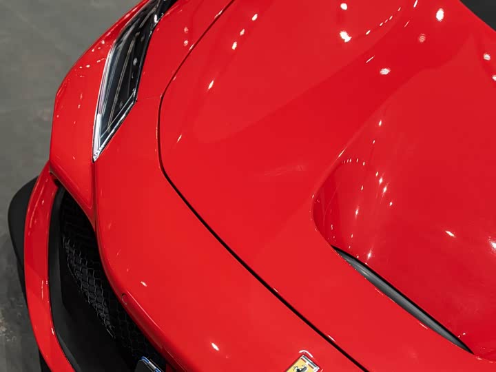 Фото 7 - Ferrari F8