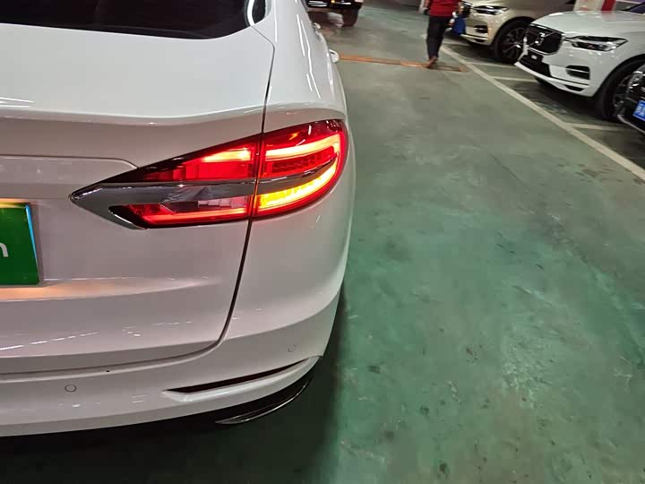 Фото 8 - Ford Mondeo