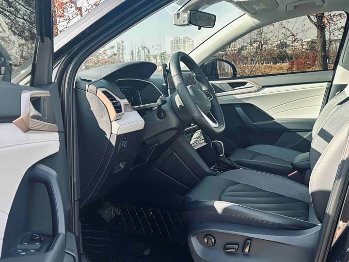 Фото 4 - Volkswagen Tharu