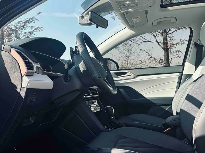 Фото 5 - Volkswagen Tharu