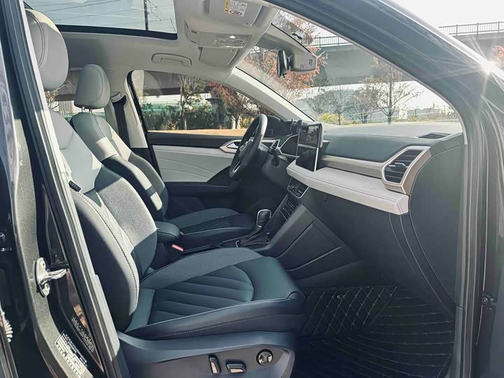 Фото 8 - Volkswagen Tharu