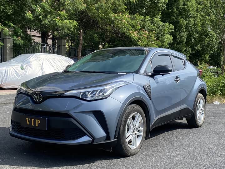 Фото 1 - Toyota C-HR