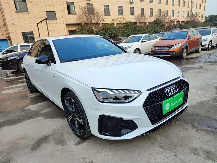 Фото 4 - Audi A4L