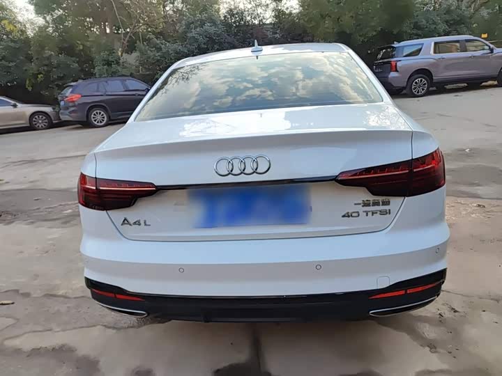 Фото 6 - Audi A4L