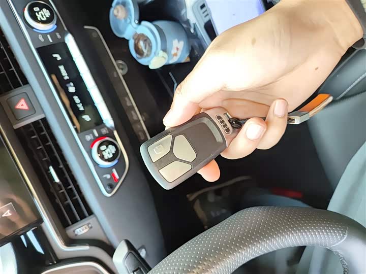 Фото 9 - Audi A4L