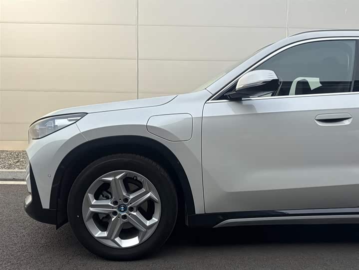 Фото 6 - BMW iX1