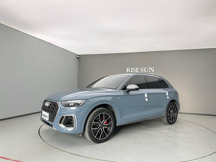 Фото 1 - Audi Q5L