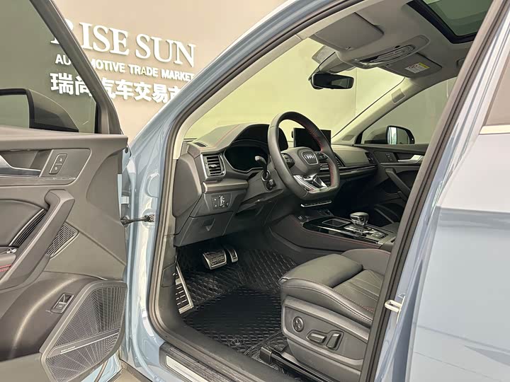 Фото 4 - Audi Q5L