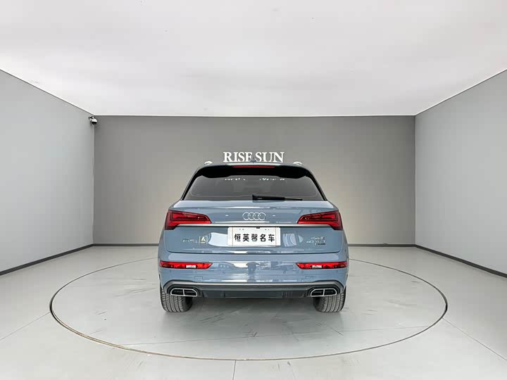 Фото 8 - Audi Q5L