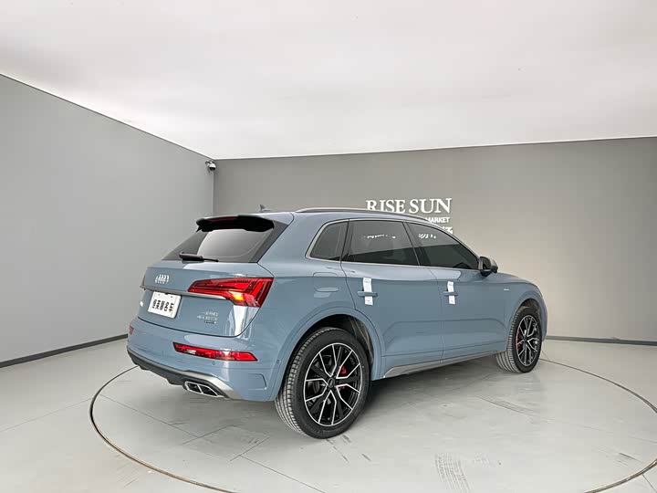 Фото 9 - Audi Q5L