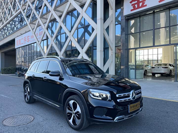 Фото 2 - Mercedes-Benz GLB-Class