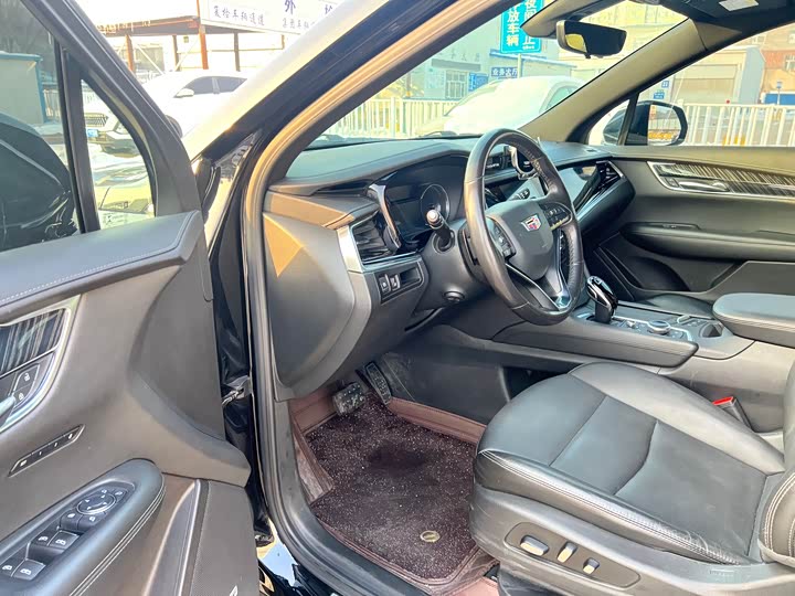 Фото 4 - Cadillac XT6