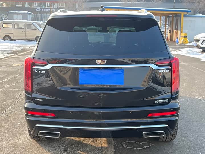 Фото 9 - Cadillac XT6