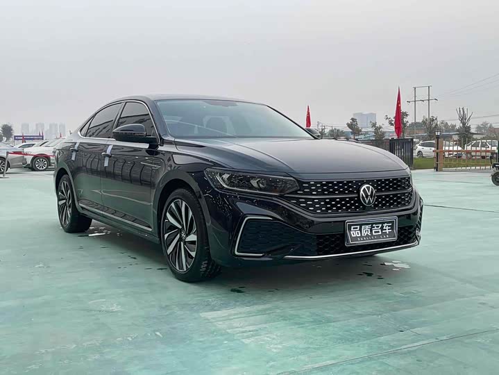 Фото 3 - Volkswagen Passat