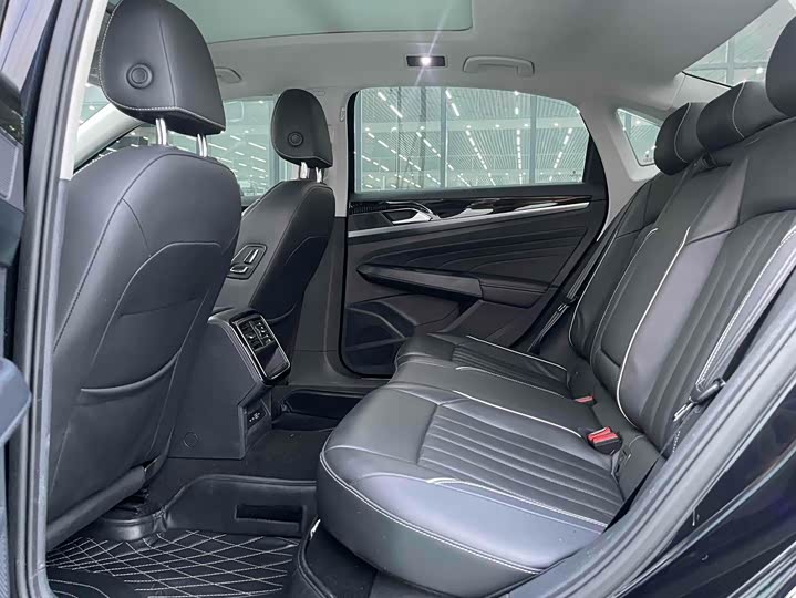 Фото 5 - Volkswagen Passat