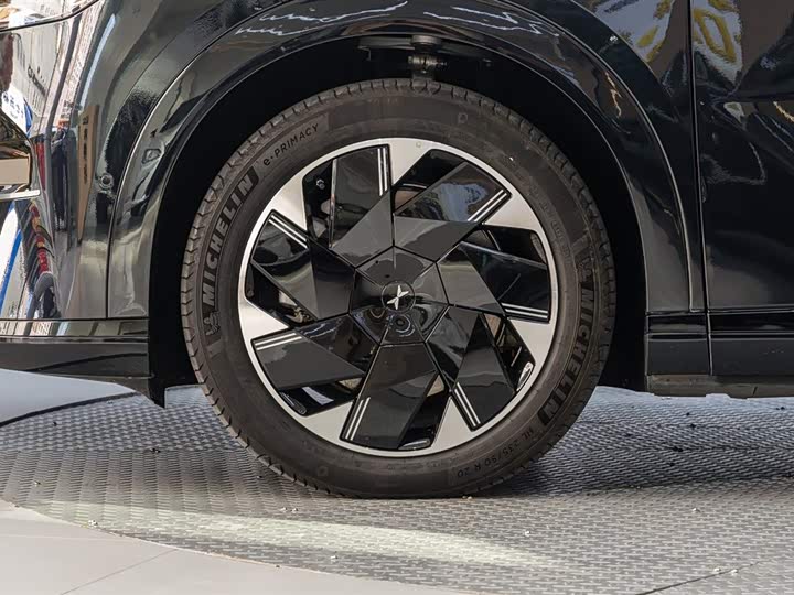 Фото 8 - XPeng X9