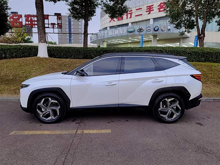 Фото 3 - Hyundai Tucson L