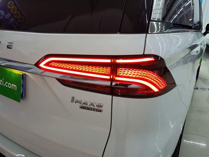 Фото 8 - Roewe iMax 8