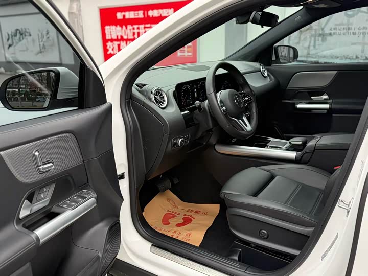 Фото 4 - Mercedes-Benz GLA-Class