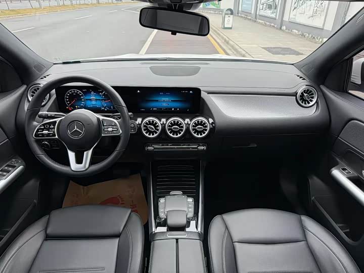 Фото 5 - Mercedes-Benz GLA-Class