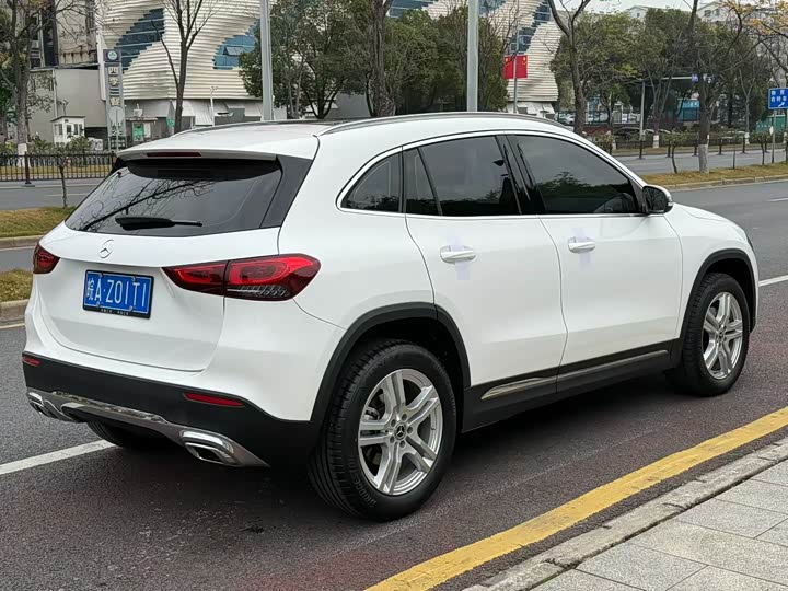 Фото 8 - Mercedes-Benz GLA-Class