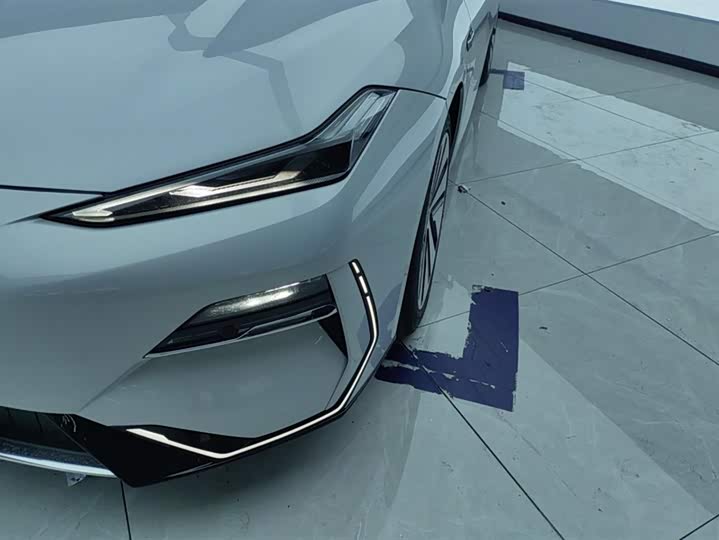 Фото 5 - Geely Galaxy E8