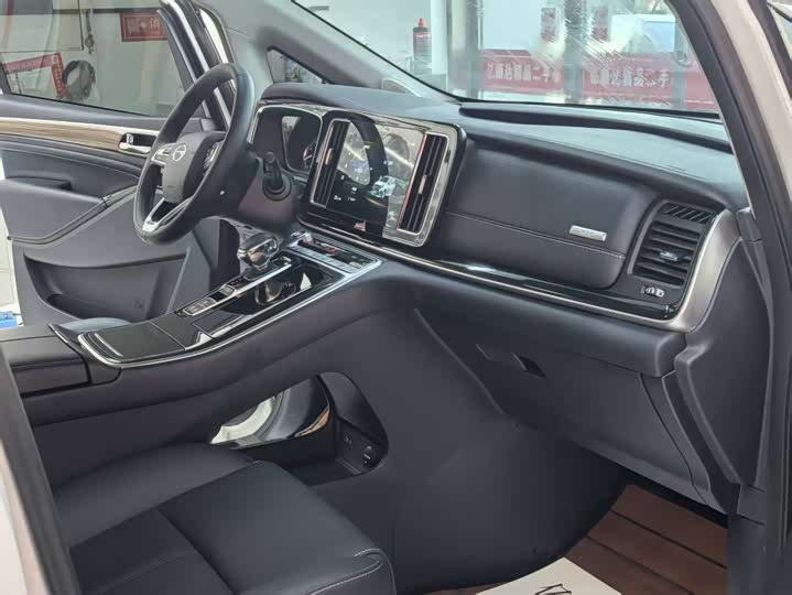 Фото 4 - GAC Trumpchi M8