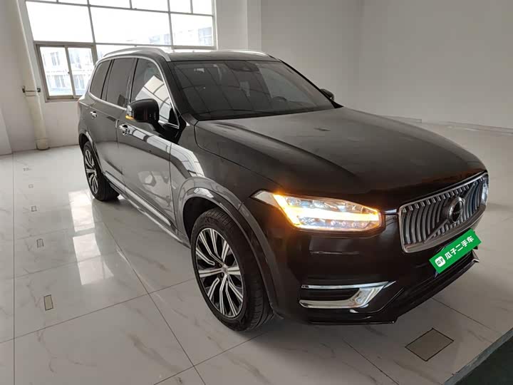 Фото 4 - Volvo XC90