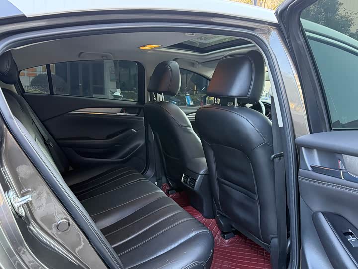 Фото 9 - Mazda Atenza