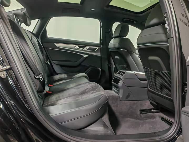 Фото 6 - Audi A6L