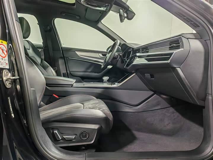 Фото 7 - Audi A6L