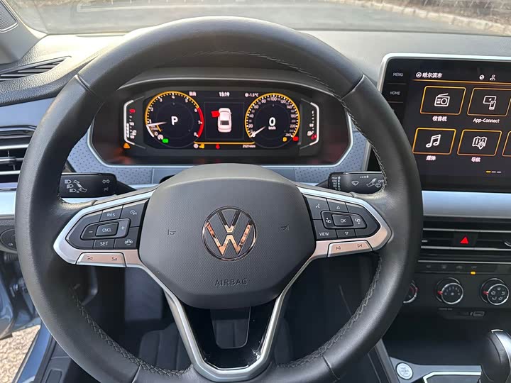 Фото 8 - Volkswagen Lavida