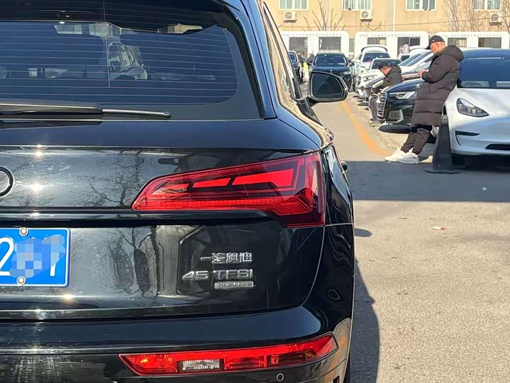 Фото 8 - Audi Q5L