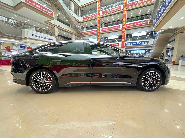 Фото 7 - BYD Han